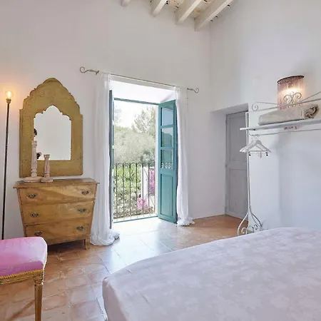 Rent Your Luxury 6 Bedroom Villa, Ibiza 1006 Villa *